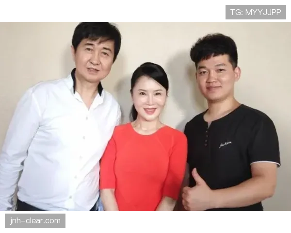 李小鹏那生活照看着挺接地气,比赛一上场完全换个人似的! 李小鹏那生活照看着挺接地气,比赛一上场完全换个人似的!